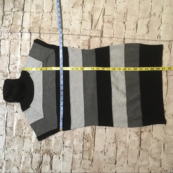 NWOT Xhilaration short sleeve turtleneck sweater - Picture 4 of 8